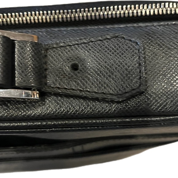 Louis Vuitton Black Laptop Case - Picture 9 of 11